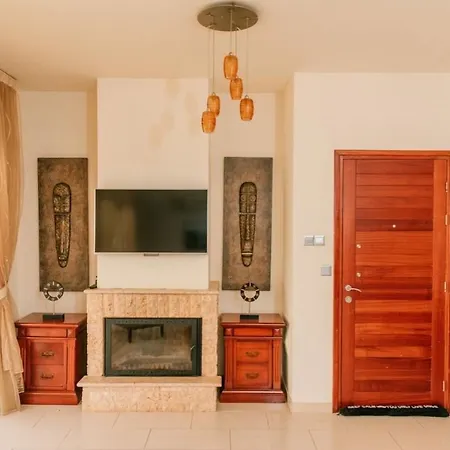 Blue Water Village 25 * פאראלימני